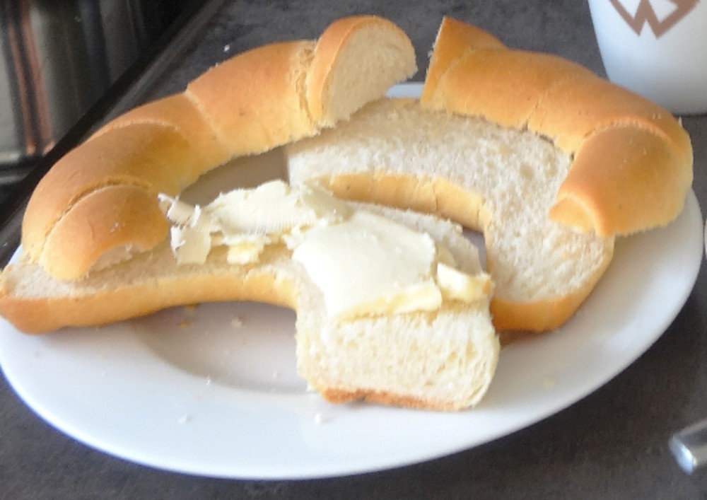 Kipferl mit Butter1